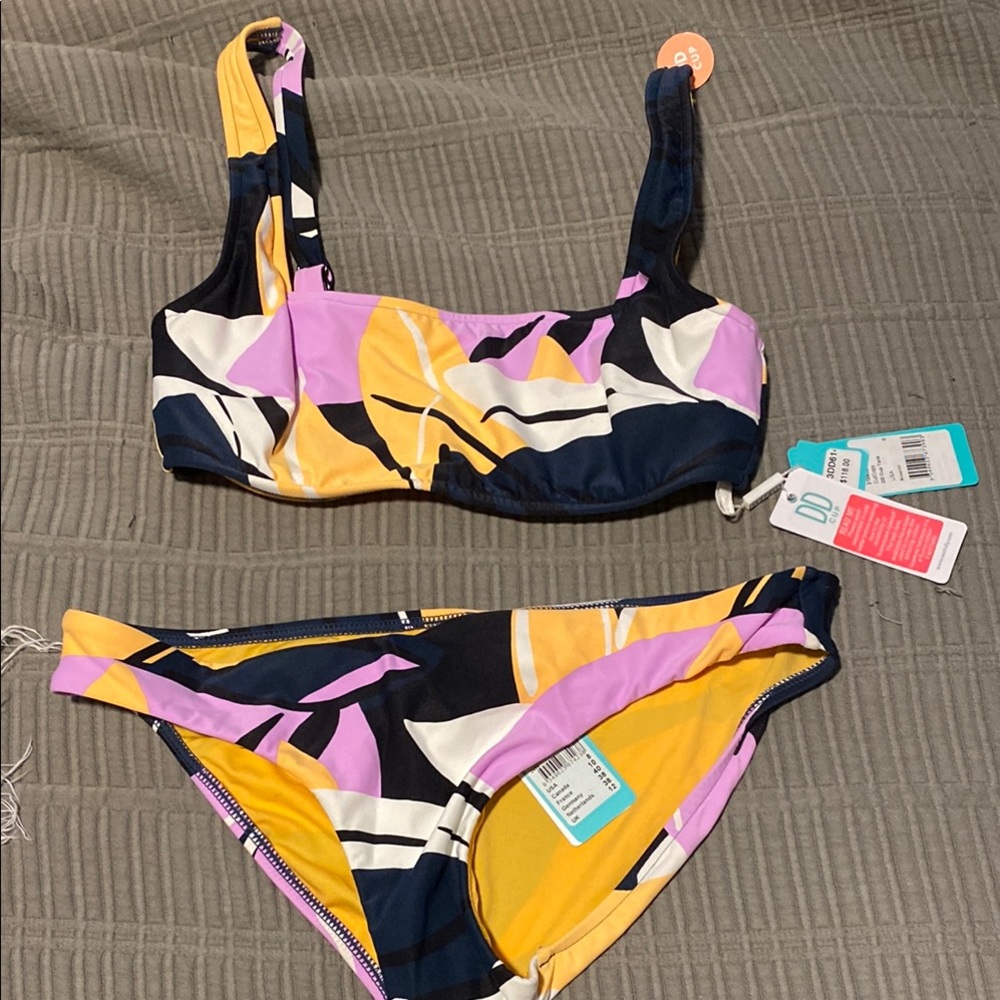 Sea folly Cut Copy Hipster & DD Cup Tank. Top-size 6DD US. Bottoms-size 8US. NWT